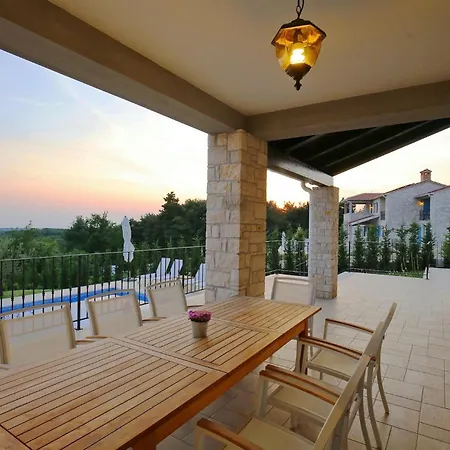 בית נופש Babudri *